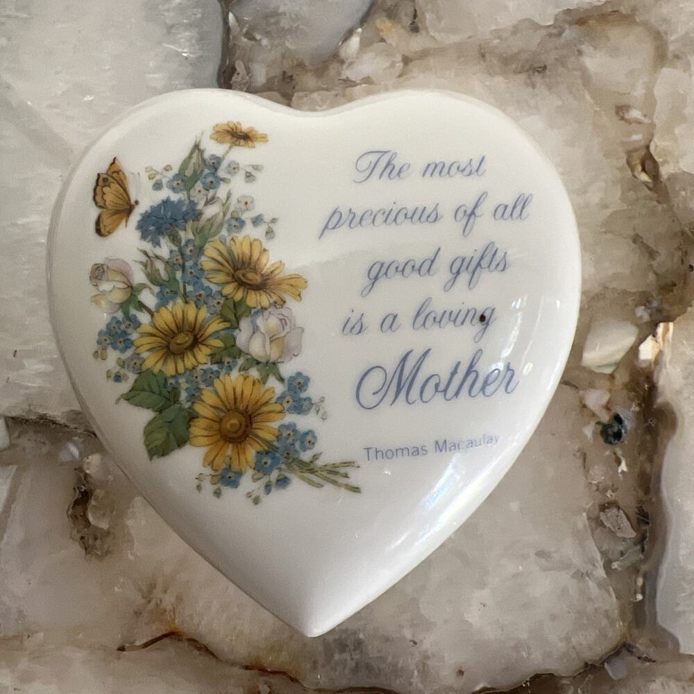 Designers Collection Fine Porcelain Heart Trinket Box A Mother's Remembrance